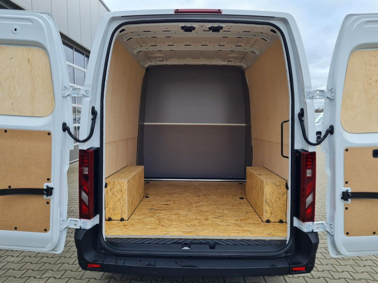 Renault Master 35 Kasten L3 Doka 7-Sitze KLIMA TEMPOMAT - Furgon, Dostavno vozilo sa duplom kabinom: slika 5 Renault Master 35 Kasten L3 Doka 7-Sitze KLIMA TEMPOMAT - Furgon, Dostavno vozilo sa duplom kabinom: slika 5
