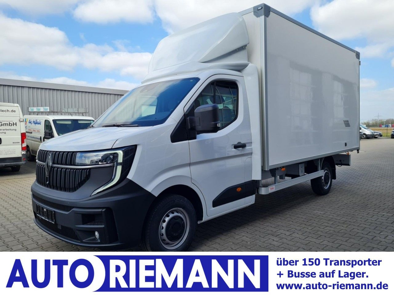Renault Master 35 New Möbel Koffer KLIMA KOMFORT TEMPOMA - Dostavno vozilo sa zatvorenim sandukom: slika 1 Renault Master 35 New Möbel Koffer KLIMA KOMFORT TEMPOMA - Dostavno vozilo sa zatvorenim sandukom: slika 1