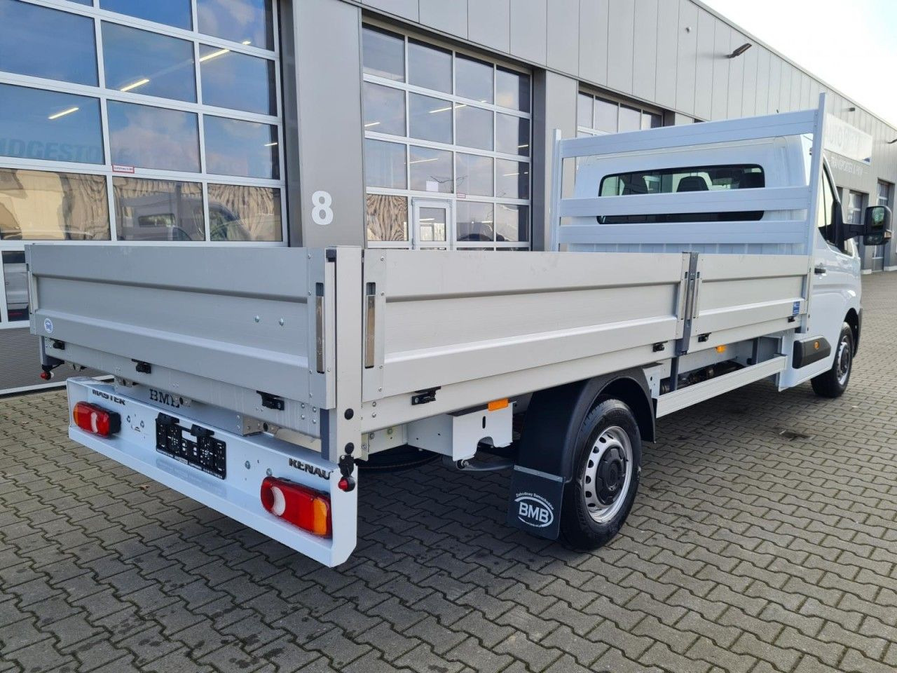 Renault Master New 35 Pritsche lang KLIMA KOMFORT TEMPOM - Dostavno vozilo sa otvorenom sandukom: slika 4 Renault Master New 35 Pritsche lang KLIMA KOMFORT TEMPOM - Dostavno vozilo sa otvorenom sandukom: slika 4