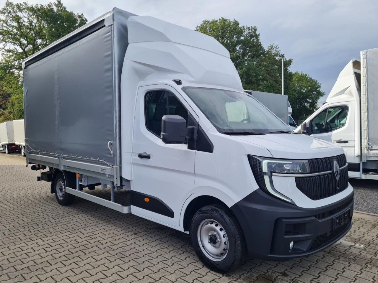 Renault Master Pritsche Schiebe Plane LBW Luftfederung - Dostavno vozilo sa ceradom: slika 4 Renault Master Pritsche Schiebe Plane LBW Luftfederung - Dostavno vozilo sa ceradom: slika 4
