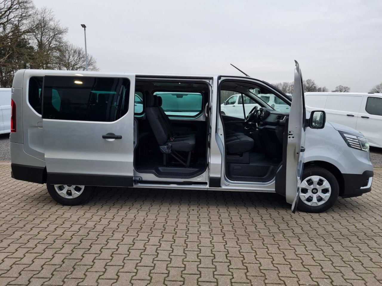 Automobil Renault Trafic Kombi 9-Sitze L2 Grand Equilibre KLIMA TE: slika 20
