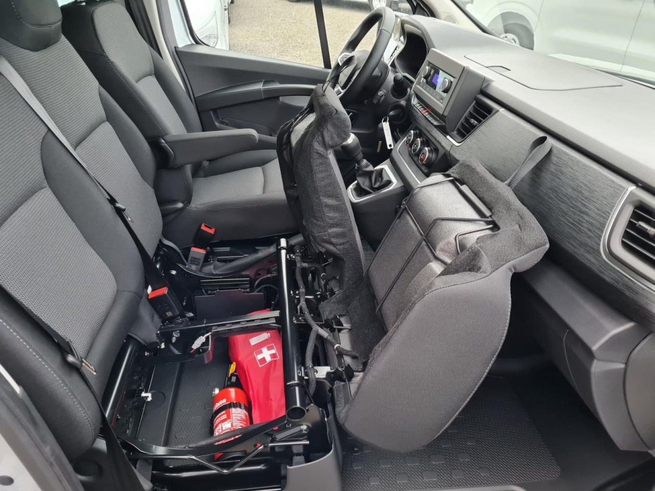 Automobil Renault Trafic Kombi 9-Sitze L2 Grand Equilibre KLIMA TE: slika 17