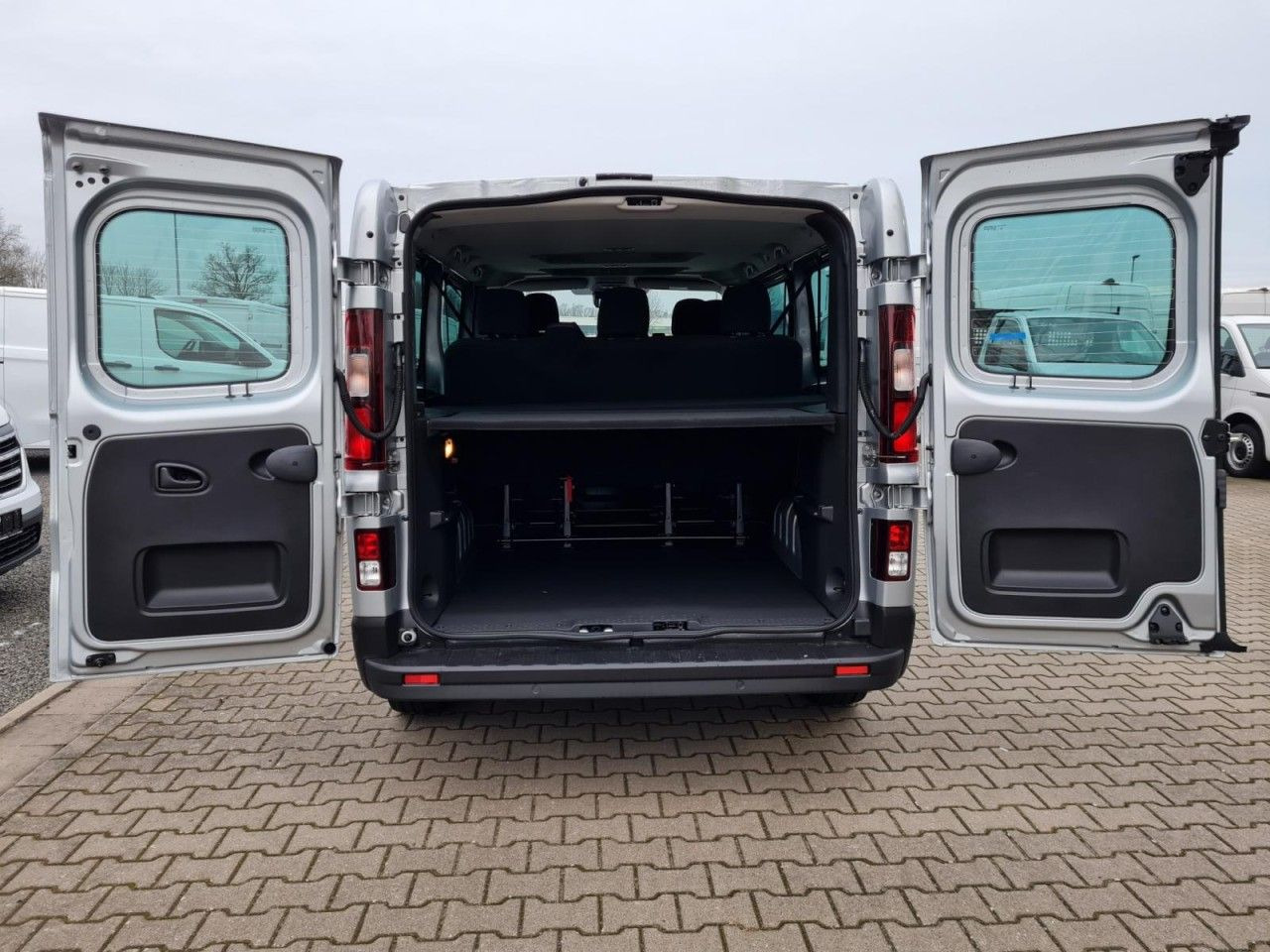 Automobil Renault Trafic Kombi 9-Sitze L2 Grand Equilibre KLIMA TE: slika 6