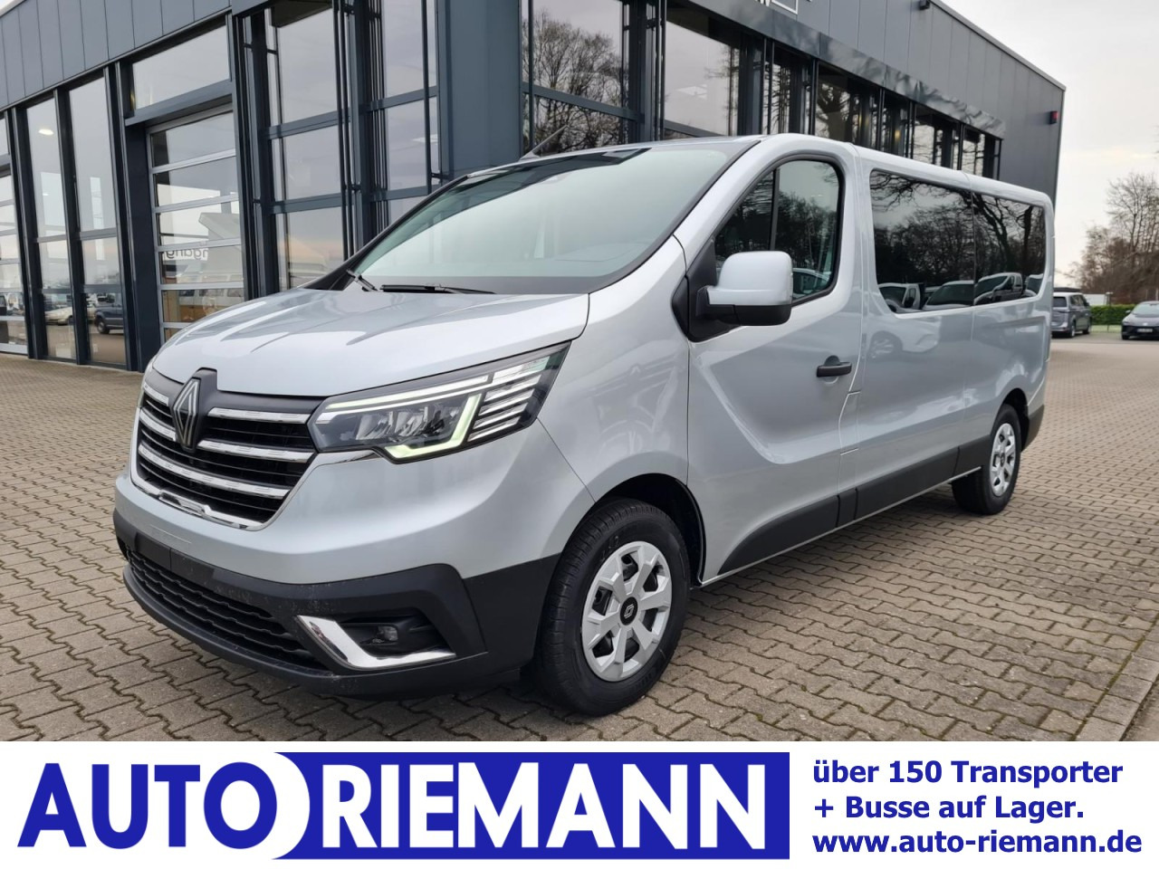 Renault Trafic Kombi 9-Sitze L2 Grand Equilibre KLIMA TEMPOMAT - Dostavno vozilo sa duplom kabinom: slika 1 Renault Trafic Kombi 9-Sitze L2 Grand Equilibre KLIMA TEMPOMAT - Dostavno vozilo sa duplom kabinom: slika 1