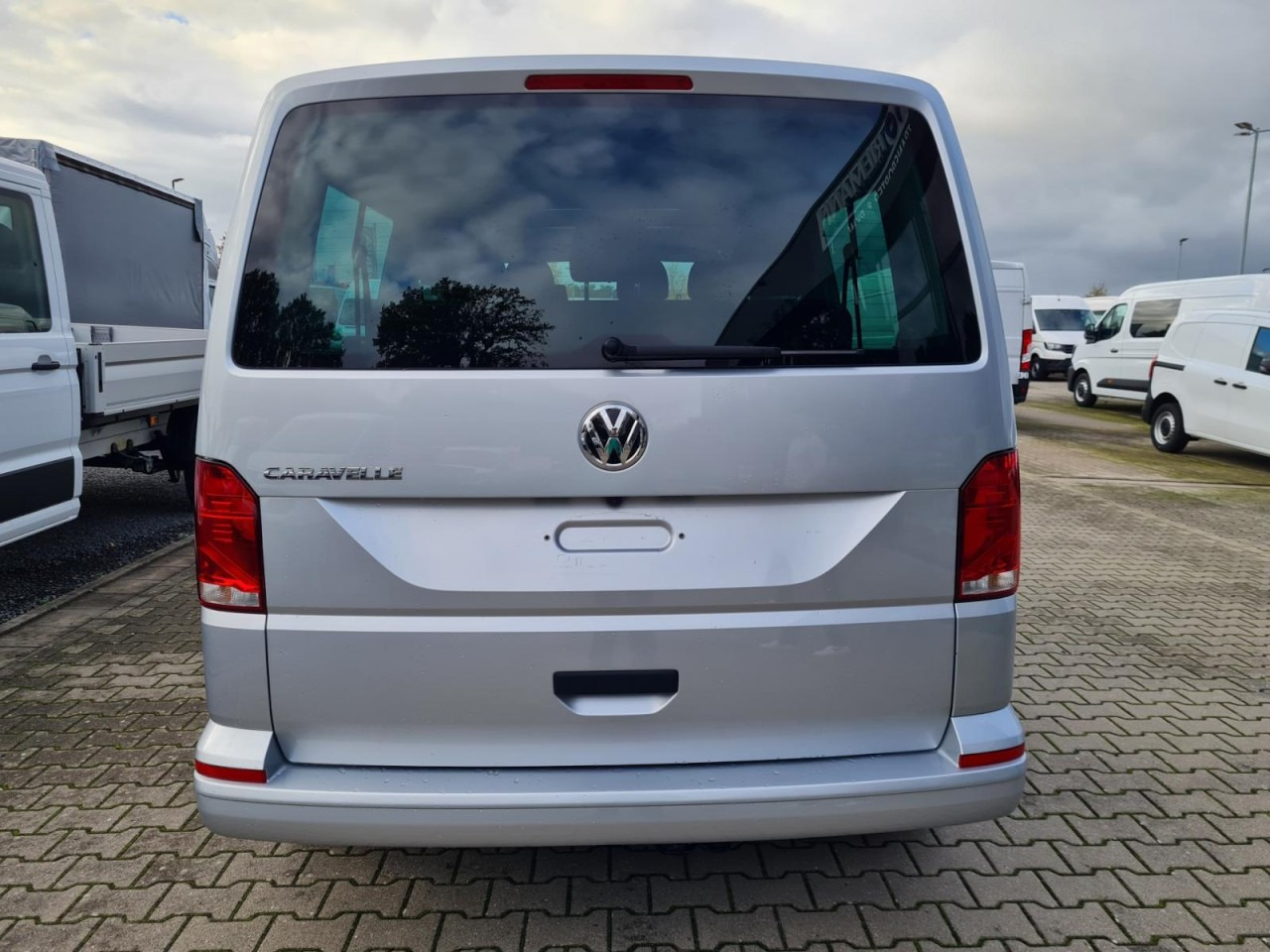 VW Volkswagen T6.1 Caravelle TDI lang 9 Sitzer 2 Schiebetüren Trendl. - Minibus, Putnički kombi: slika 5 VW Volkswagen T6.1 Caravelle TDI lang 9 Sitzer 2 Schiebetüren Trendl. - Minibus, Putnički kombi: slika 5