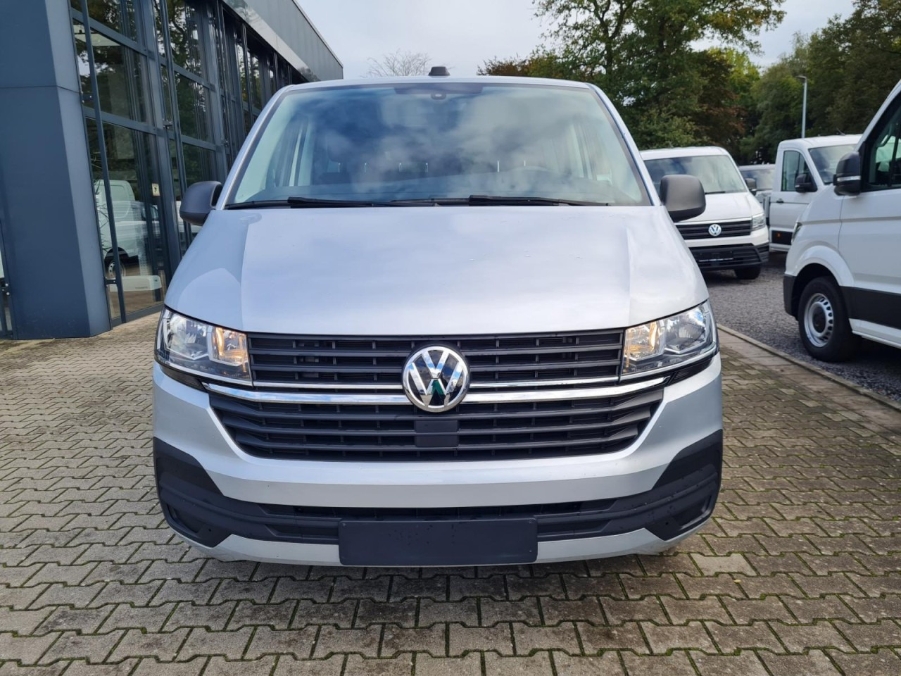 VW Volkswagen T6.1 Caravelle TDI lang 9 Sitzer 2 Schiebetüren Trendl. - Minibus, Putnički kombi: slika 2 VW Volkswagen T6.1 Caravelle TDI lang 9 Sitzer 2 Schiebetüren Trendl. - Minibus, Putnički kombi: slika 2