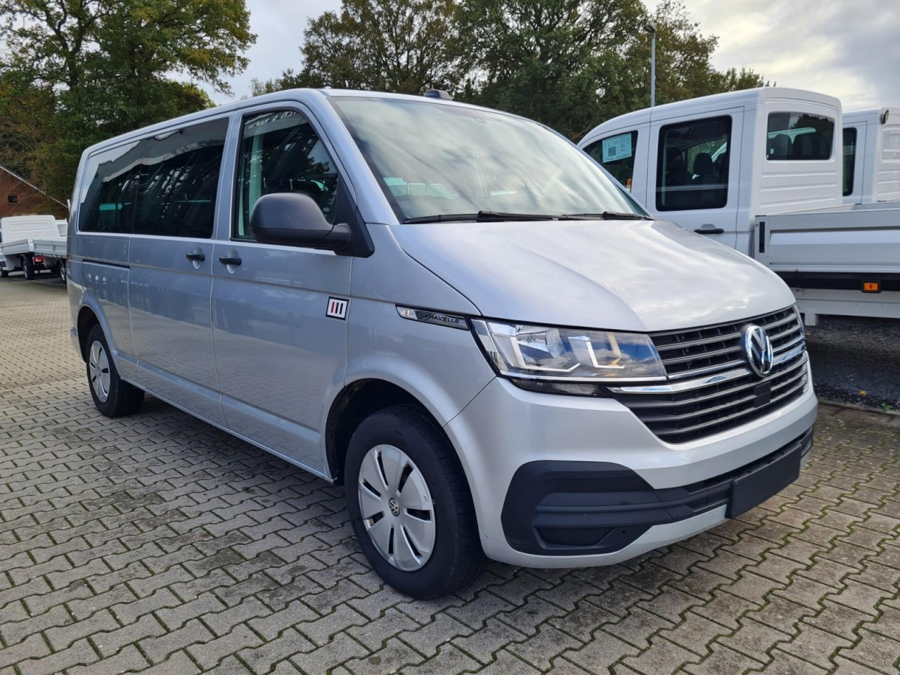VW Volkswagen T6.1 Caravelle TDI lang 9 Sitzer 2 Schiebetüren Trendl. - Minibus, Putnički kombi: slika 3 VW Volkswagen T6.1 Caravelle TDI lang 9 Sitzer 2 Schiebetüren Trendl. - Minibus, Putnički kombi: slika 3