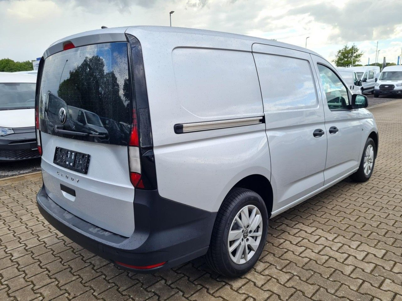 Volkswagen Caddy Cargo Maxi 2.0 TDI NAVI PDC KLIMA Alufelge - Mali kombi: slika 4 Volkswagen Caddy Cargo Maxi 2.0 TDI NAVI PDC KLIMA Alufelge - Mali kombi: slika 4