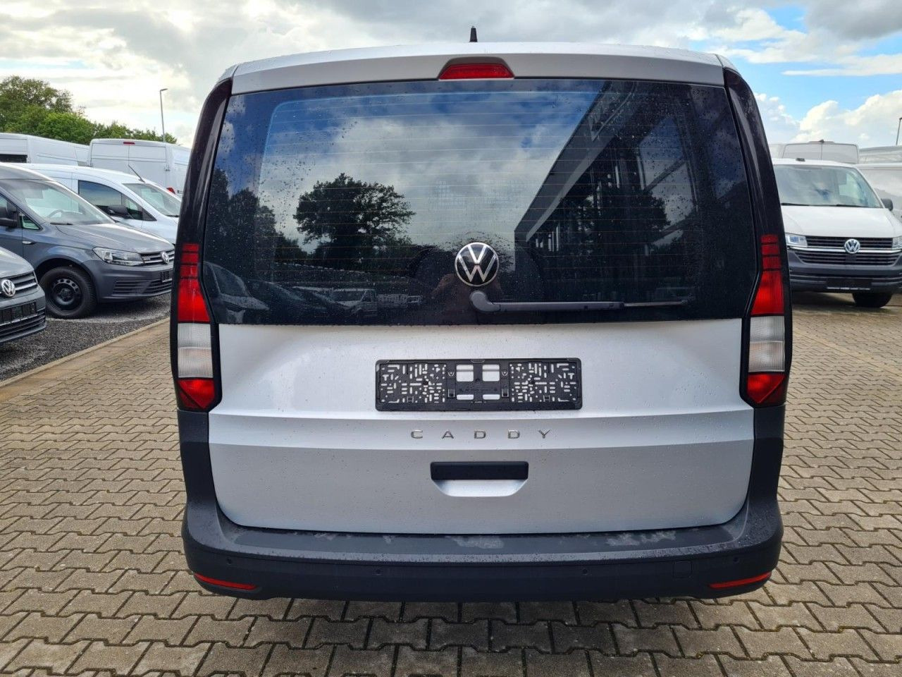 Volkswagen Caddy Cargo Maxi 2.0 TDI NAVI PDC KLIMA Alufelge - Mali kombi: slika 5 Volkswagen Caddy Cargo Maxi 2.0 TDI NAVI PDC KLIMA Alufelge - Mali kombi: slika 5