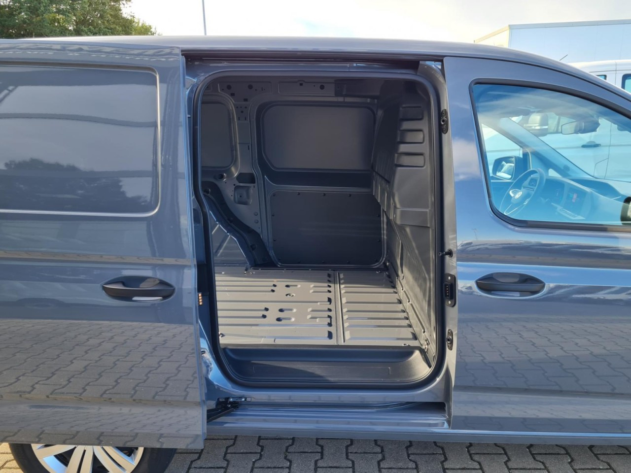 Volkswagen Caddy Kasten Cargo TDI Maxi PDC KLIMA TEMPOMAT - Mali kombi: slika 5 Volkswagen Caddy Kasten Cargo TDI Maxi PDC KLIMA TEMPOMAT - Mali kombi: slika 5