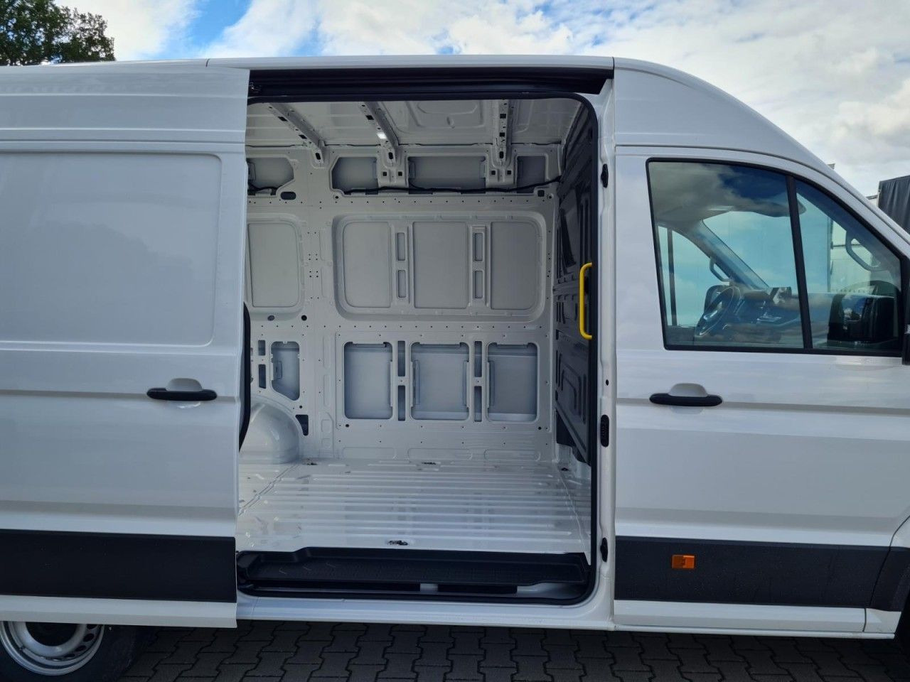 Volkswagen Crafter 35 Kasten MR L3H3 KLIMA TEMPOMAT Mod. 25 - Furgon: slika 5 Volkswagen Crafter 35 Kasten MR L3H3 KLIMA TEMPOMAT Mod. 25 - Furgon: slika 5