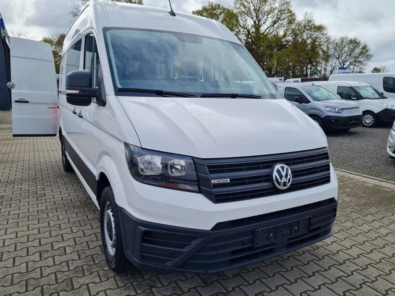 Volkswagen Crafter 35 Kasten PLUS MIXTO DOKA 4motion L3H3 - Furgon, Dostavno vozilo sa duplom kabinom: slika 2 Volkswagen Crafter 35 Kasten PLUS MIXTO DOKA 4motion L3H3 - Furgon, Dostavno vozilo sa duplom kabinom: slika 2