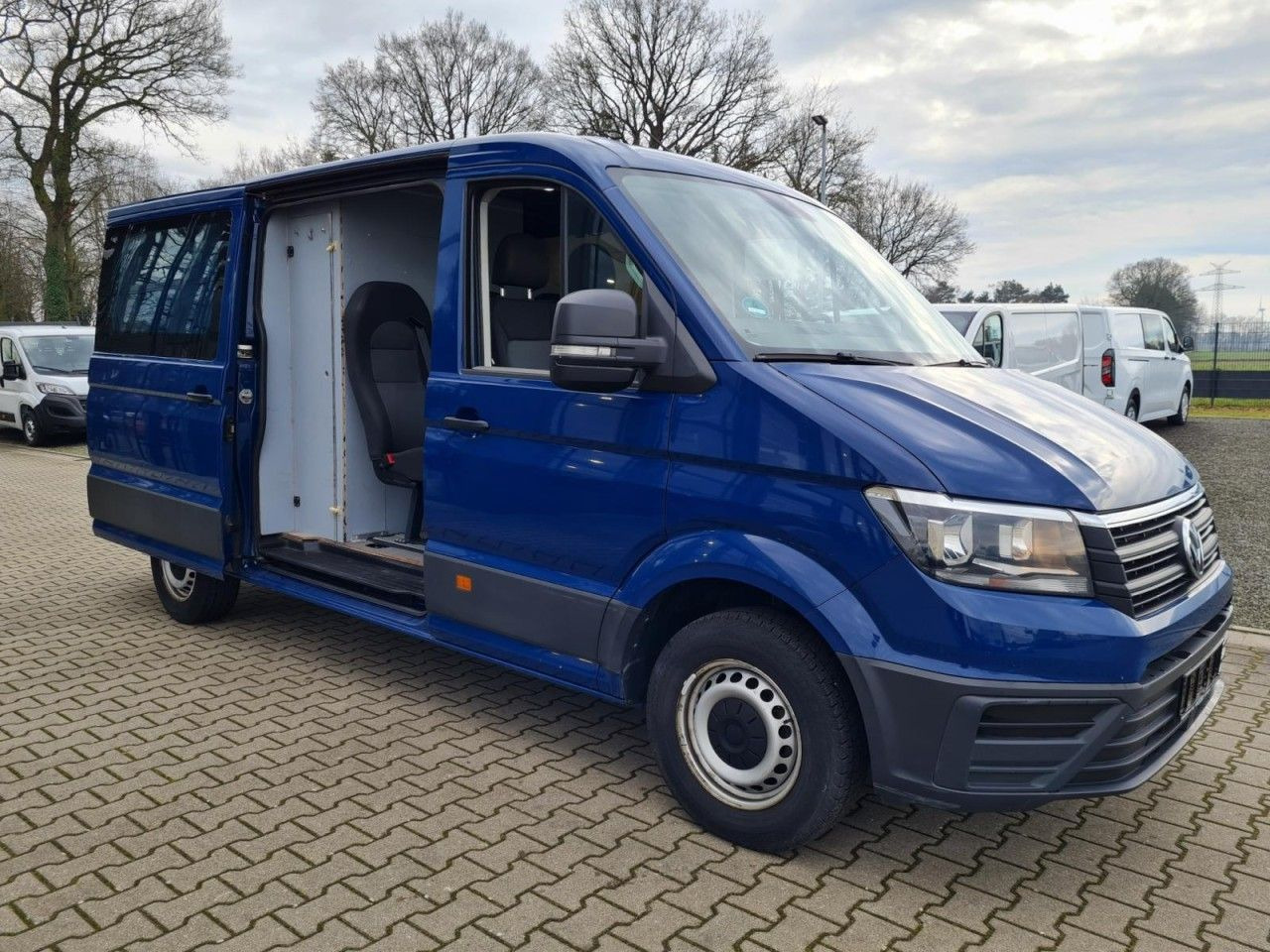 Volkswagen Crafter 35 Kasten Plus Doka mixto NAVI AHK 6 Sit - Furgon, Dostavno vozilo sa duplom kabinom: slika 4 Volkswagen Crafter 35 Kasten Plus Doka mixto NAVI AHK 6 Sit - Furgon, Dostavno vozilo sa duplom kabinom: slika 4