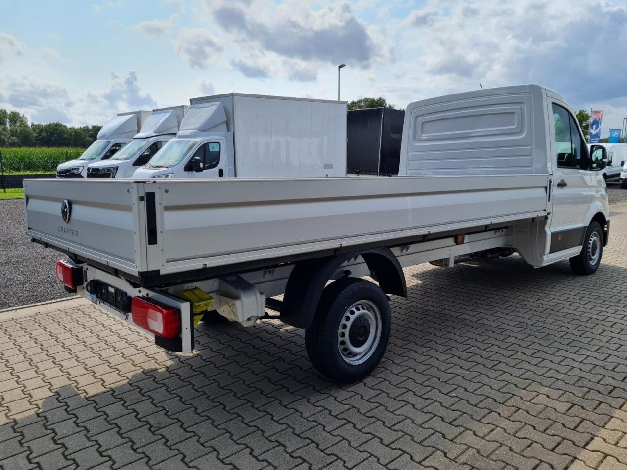 Volkswagen Crafter 35 Pritsche TDi L4 lang KLIMA TEMPOMAT - Dostavno vozilo sa otvorenom sandukom: slika 4 Volkswagen Crafter 35 Pritsche TDi L4 lang KLIMA TEMPOMAT - Dostavno vozilo sa otvorenom sandukom: slika 4