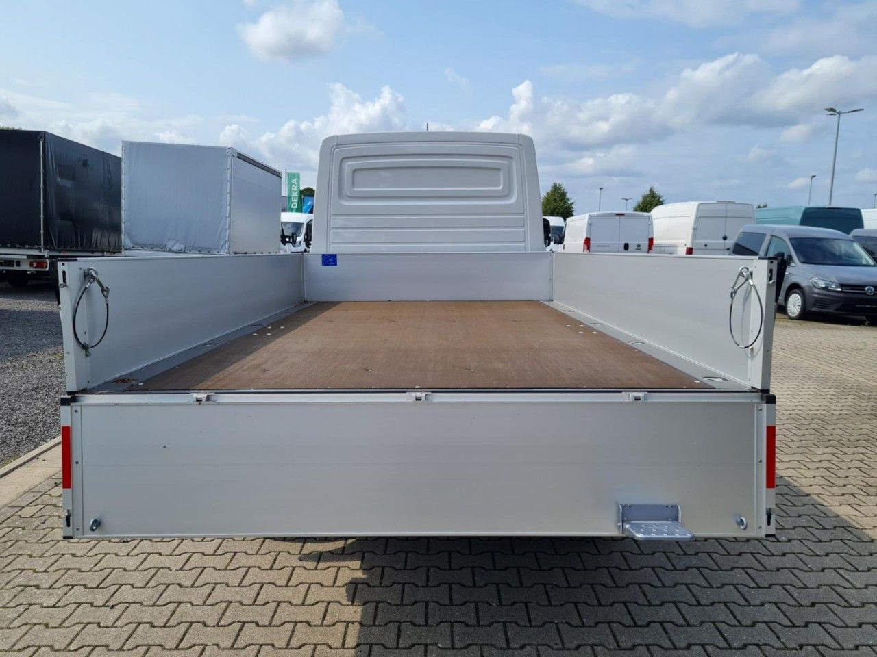 Volkswagen Crafter 35 Pritsche TDi MR L3 KLIMA TEMPOMAT - Dostavno vozilo sa otvorenom sandukom: slika 5 Volkswagen Crafter 35 Pritsche TDi MR L3 KLIMA TEMPOMAT - Dostavno vozilo sa otvorenom sandukom: slika 5