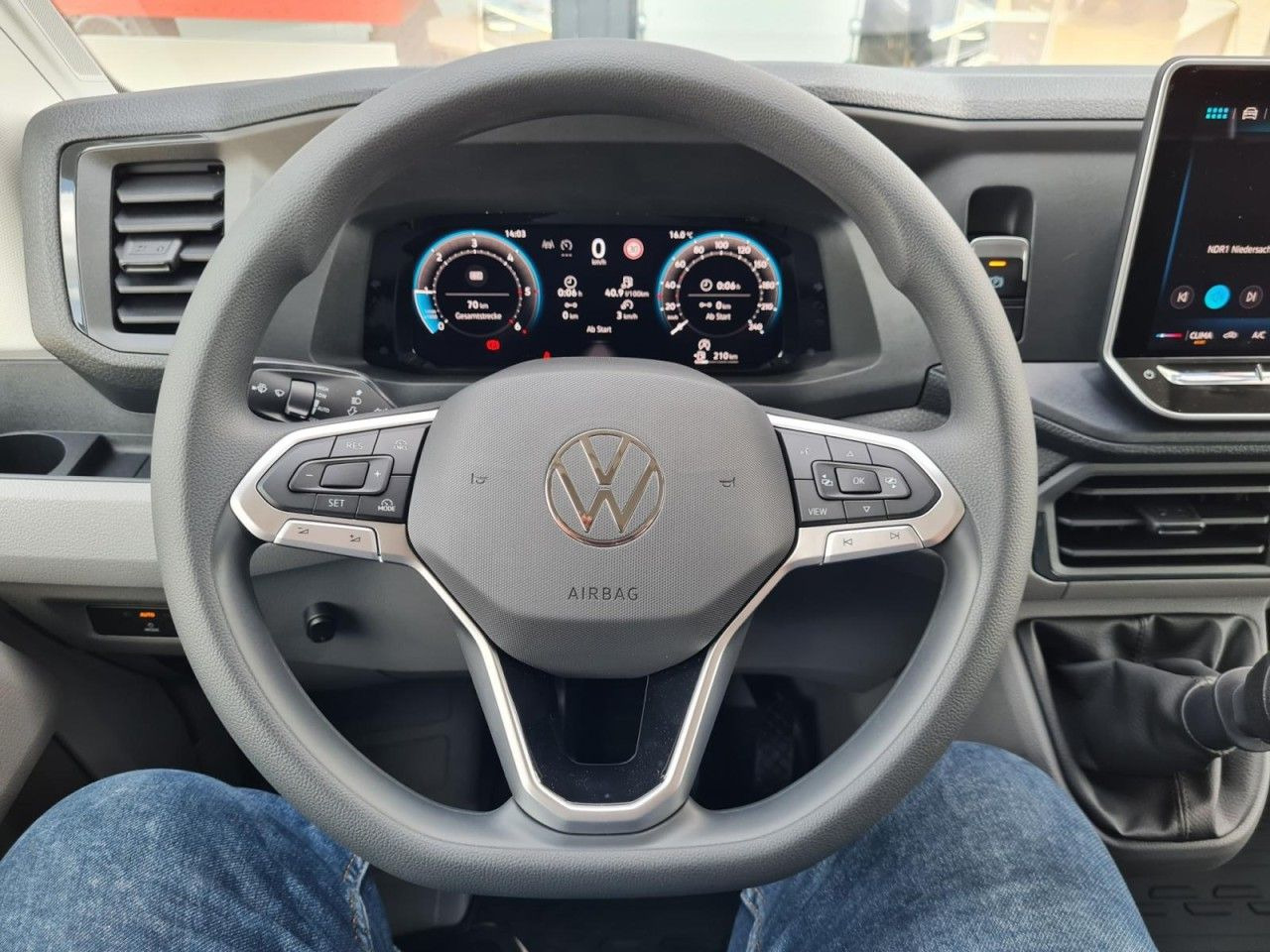 Volkswagen Crafter 35 TDI Pritsche Schiebe Plane LED TEMPOM - Dostavno vozilo sa ceradom: slika 4 Volkswagen Crafter 35 TDI Pritsche Schiebe Plane LED TEMPOM - Dostavno vozilo sa ceradom: slika 4