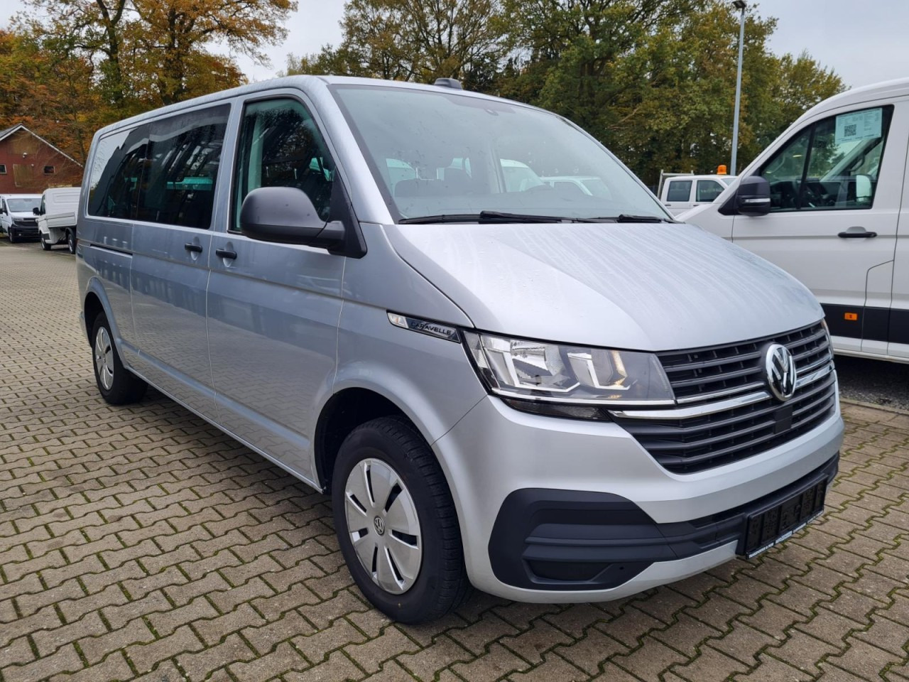 Volkswagen T6.1 Caravelle TDI lang 9 Sitzer 2 Schiebetüren Trendl. - Minibus, Putnički kombi: slika 3 Volkswagen T6.1 Caravelle TDI lang 9 Sitzer 2 Schiebetüren Trendl. - Minibus, Putnički kombi: slika 3