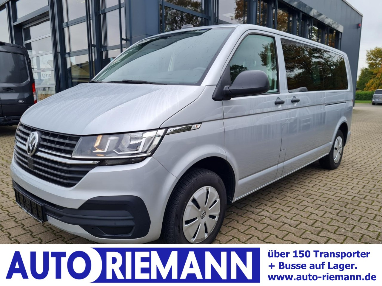 Volkswagen T6.1 Caravelle TDI lang 9 Sitzer 2 Schiebetüren Trendl. - Minibus, Putnički kombi: slika 1 Volkswagen T6.1 Caravelle TDI lang 9 Sitzer 2 Schiebetüren Trendl. - Minibus, Putnički kombi: slika 1