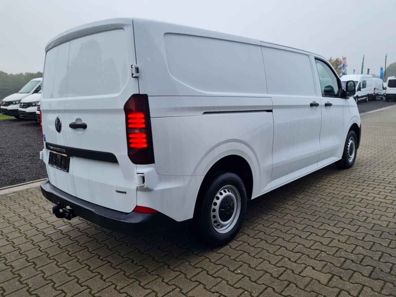 Volkswagen T7 Kasten TDI 4Motion LR L2H1 LED KAMERA TEMPOMAT - Mali kombi: slika 4 Volkswagen T7 Kasten TDI 4Motion LR L2H1 LED KAMERA TEMPOMAT - Mali kombi: slika 4