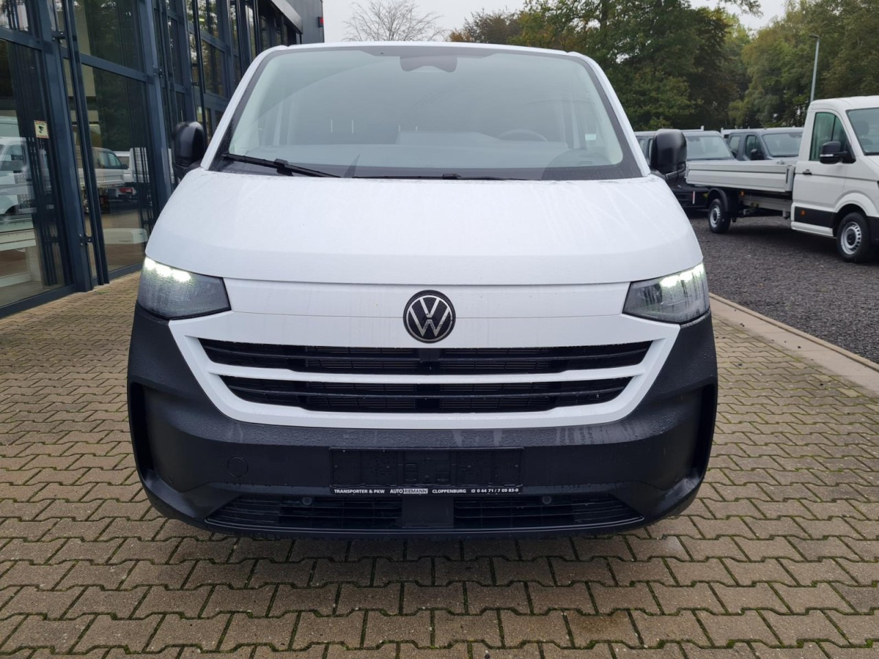Volkswagen T7 Transporter Kasten TDI 4Motion LR L2H1 LED AUTOM. - Mali kombi: slika 2 Volkswagen T7 Transporter Kasten TDI 4Motion LR L2H1 LED AUTOM. - Mali kombi: slika 2