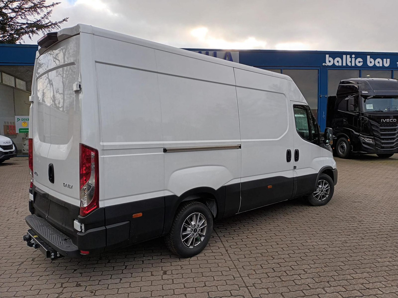 Iveco 35S16A8V AHK, ACC, LED-SCHEINWERFER ab 0% - Furgon: slika 3 Iveco 35S16A8V AHK, ACC, LED-SCHEINWERFER ab 0% - Furgon: slika 3