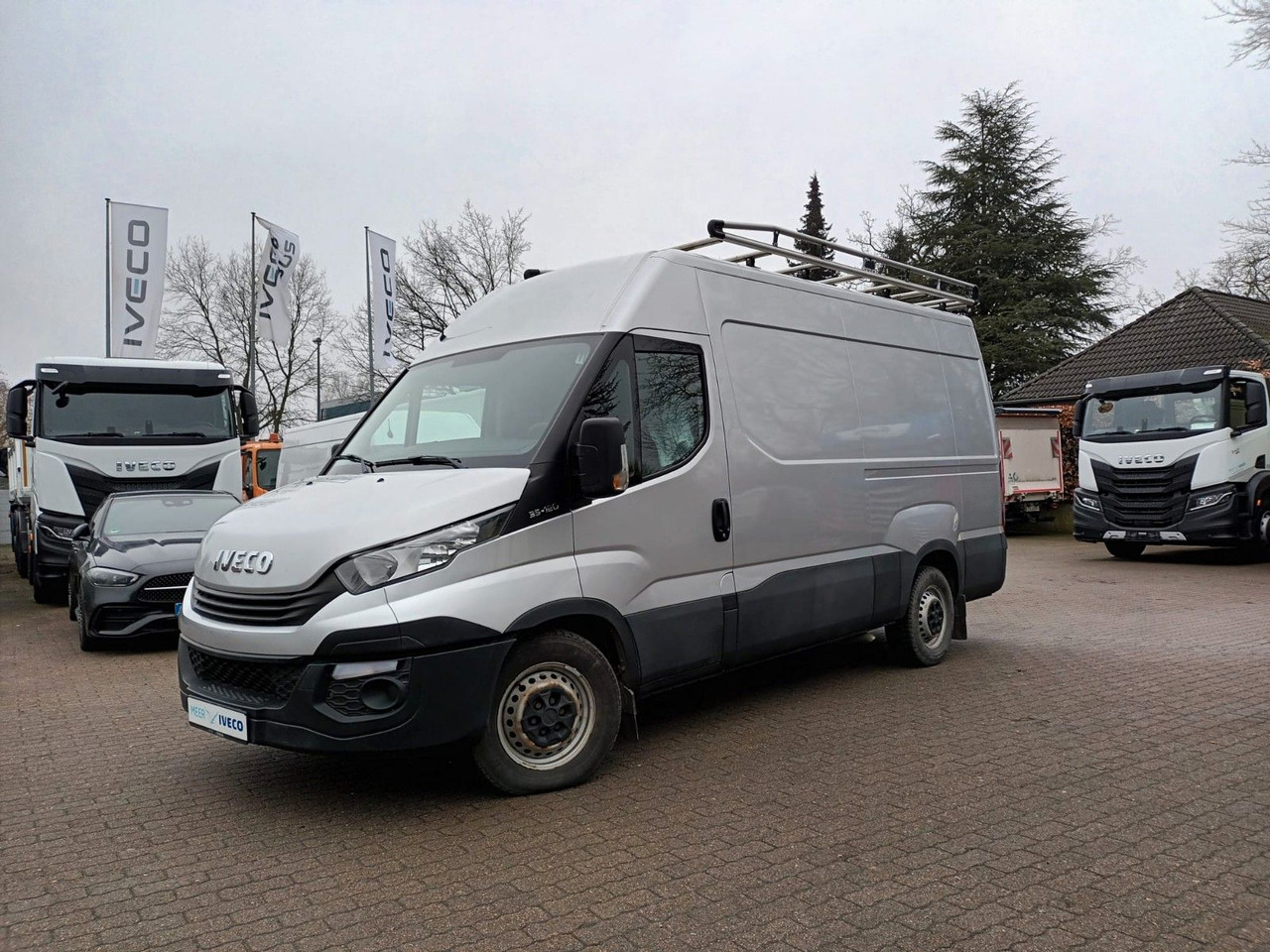 Iveco Daily 35S12V 3520L AHK Dachträger 85 kW (116 ... - Furgon: slika 1 Iveco Daily 35S12V 3520L AHK Dachträger 85 kW (116 ... - Furgon: slika 1