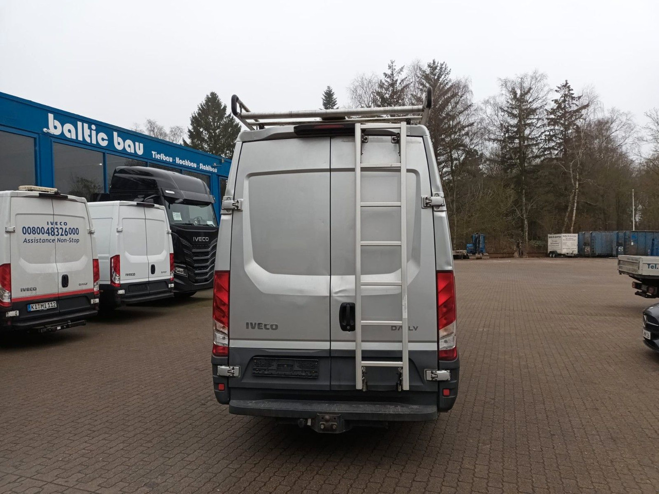 Iveco Daily 35S12V 3520L AHK Dachträger 85 kW (116 ... - Furgon: slika 4 Iveco Daily 35S12V 3520L AHK Dachträger 85 kW (116 ... - Furgon: slika 4