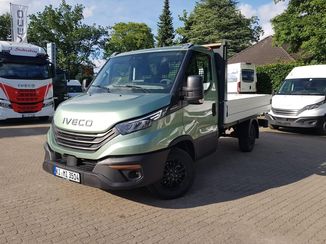 Iveco Daily 35S14HA8 Pritsche AHK 100 kW (136 PS),... - Dostavno vozilo sa otvorenom sandukom: slika 1 Iveco Daily 35S14HA8 Pritsche AHK 100 kW (136 PS),... - Dostavno vozilo sa otvorenom sandukom: slika 1