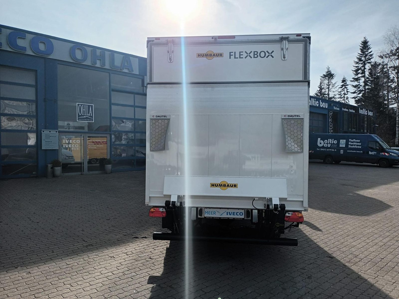 Iveco Daily 35S14HE Koffer LBW, Rückfahrkamera 2x a... - Dostavno vozilo sa zatvorenim sandukom: slika 3 Iveco Daily 35S14HE Koffer LBW, Rückfahrkamera 2x a... - Dostavno vozilo sa zatvorenim sandukom: slika 3