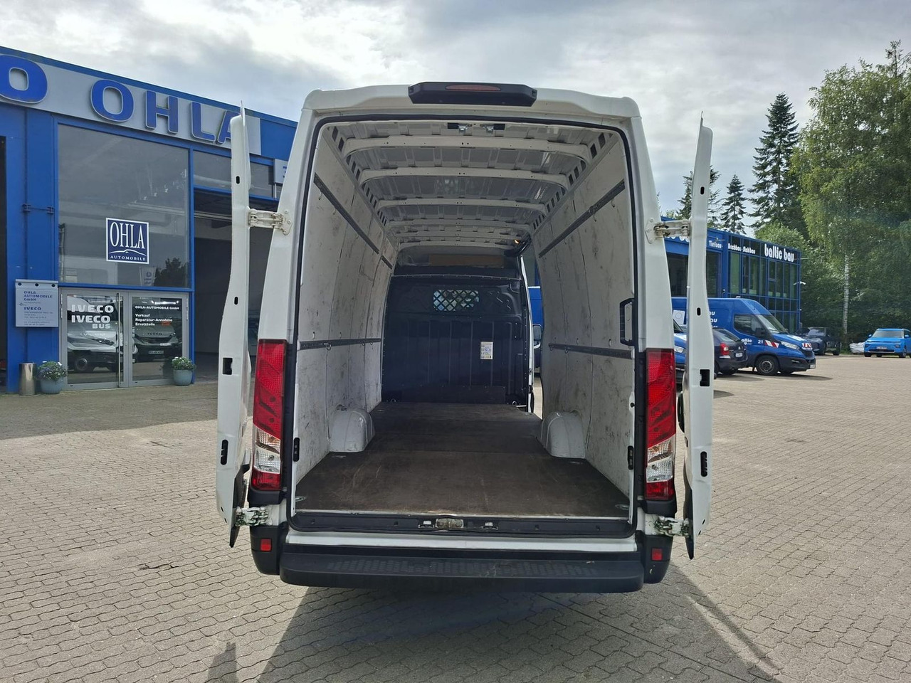 Iveco Daily 35S16A8V KLIMA*RADIO* - Furgon: slika 5 Iveco Daily 35S16A8V KLIMA*RADIO* - Furgon: slika 5