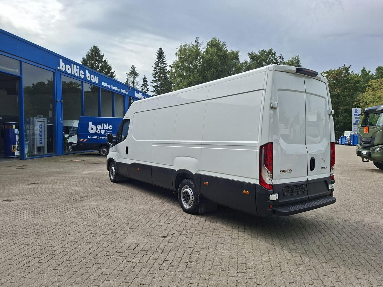 Iveco Daily 35S16A8V KLIMA*RADIO* - Furgon: slika 3 Iveco Daily 35S16A8V KLIMA*RADIO* - Furgon: slika 3