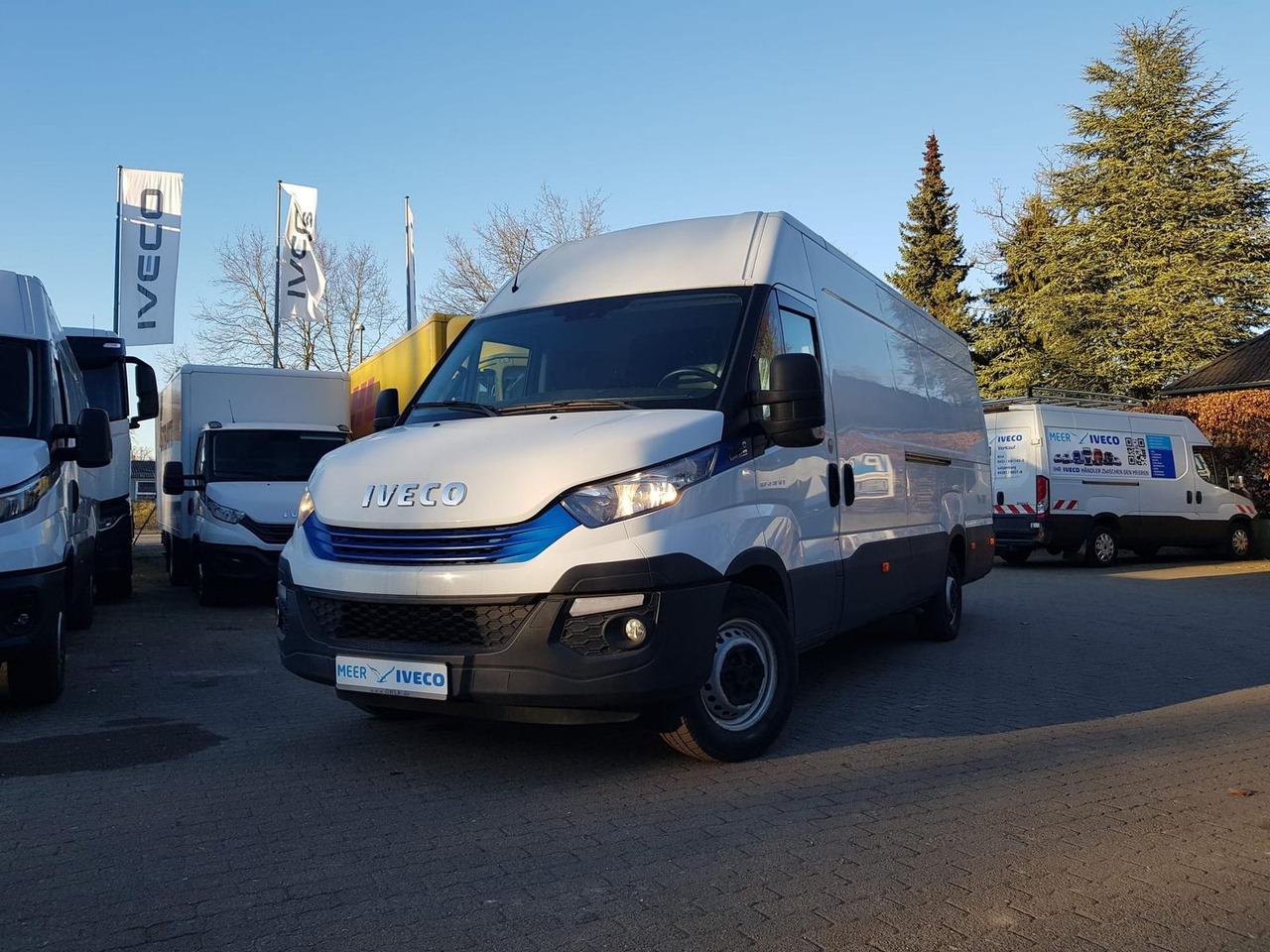 Iveco Daily 35S16SA8 V/P Klima, AHK, Rückfahrkamera... - Furgon: slika 1 Iveco Daily 35S16SA8 V/P Klima, AHK, Rückfahrkamera... - Furgon: slika 1