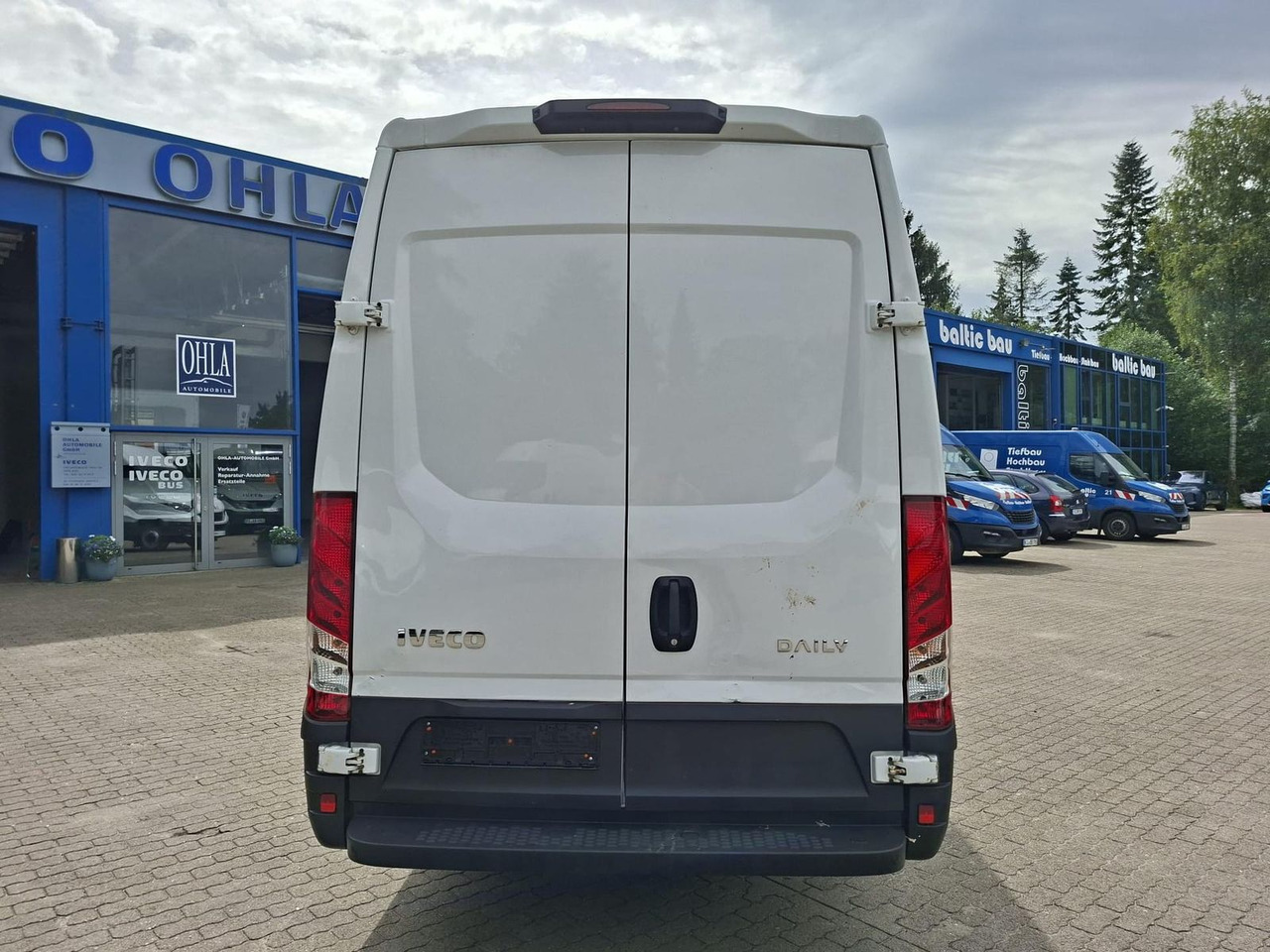 Iveco Daily 35S16V Klima 4100 115 kW (156 PS), Auto... - Furgon: slika 4 Iveco Daily 35S16V Klima 4100 115 kW (156 PS), Auto... - Furgon: slika 4