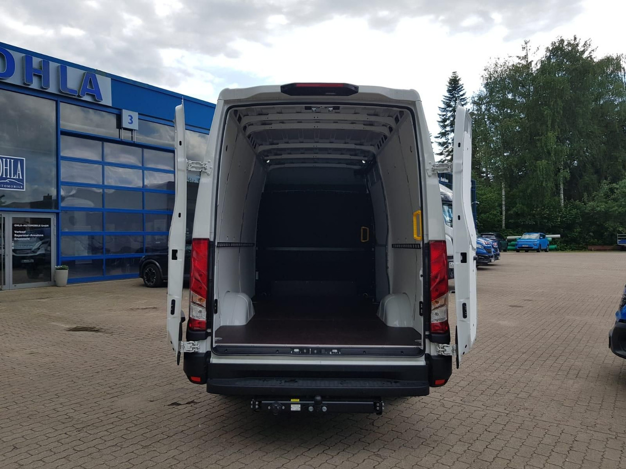 Iveco Daily 35S18HA8 V 3520L mit AHK, Rückfahrkamer... - Furgon: slika 5 Iveco Daily 35S18HA8 V 3520L mit AHK, Rückfahrkamer... - Furgon: slika 5