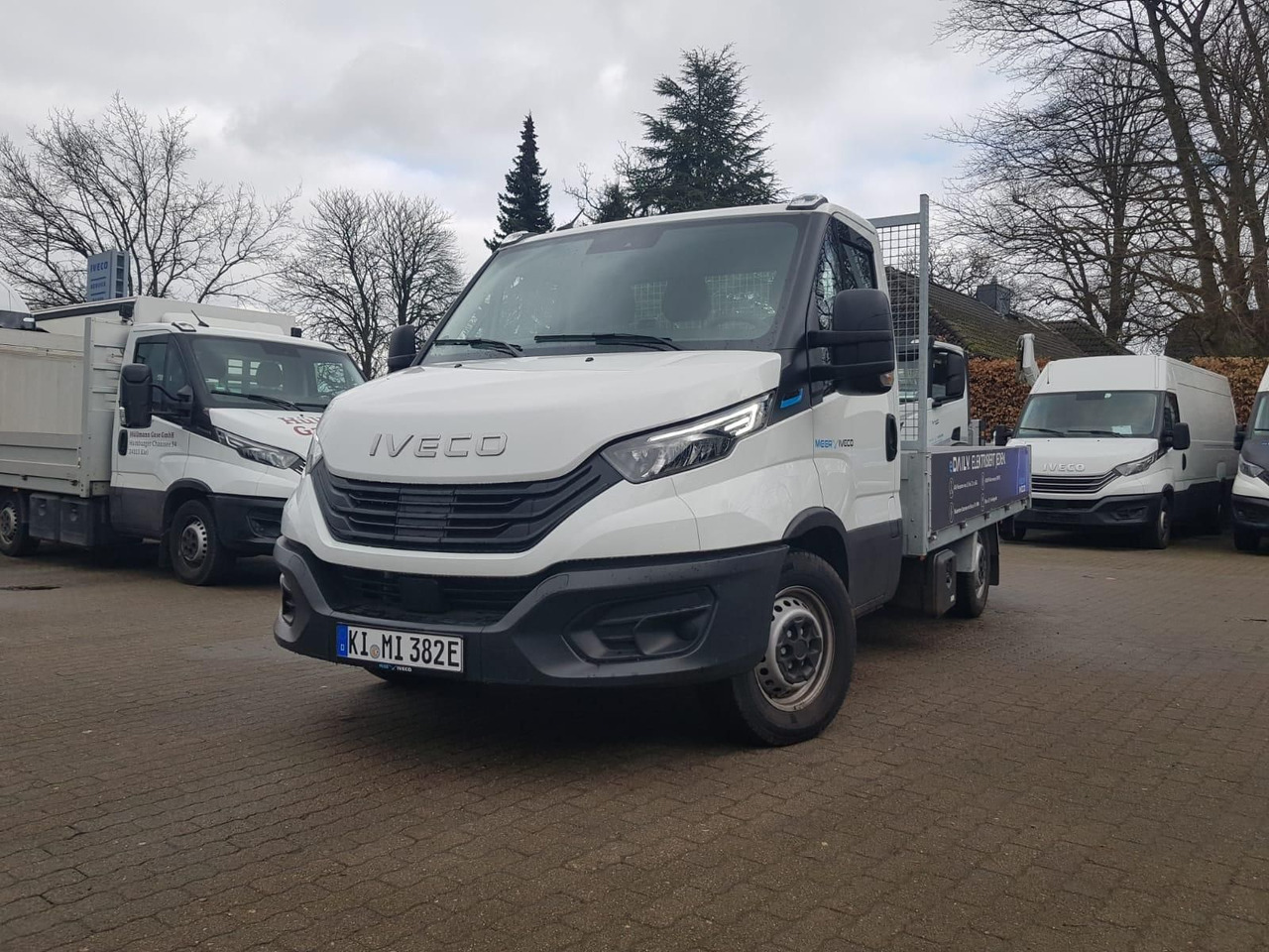 Iveco Daily 38S14E Pritsche AHK,HI-Connect,ACC 140 ... - Dostavno vozilo sa otvorenom sandukom, Električno dostavno vozilo: slika 1 Iveco Daily 38S14E Pritsche AHK,HI-Connect,ACC 140 ... - Dostavno vozilo sa otvorenom sandukom, Električno dostavno vozilo: slika 1