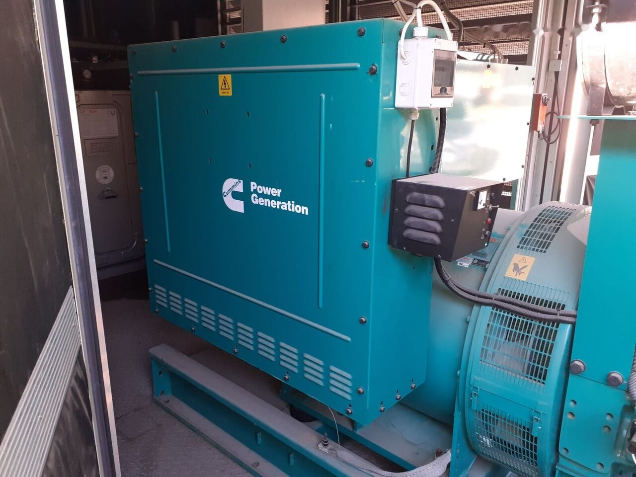 Stamford Generator Cummins STAMFORD 1600 KVA 2015 rok . Agregaty Prądotwó - Set generatora: slika 2 Stamford Generator Cummins STAMFORD 1600 KVA 2015 rok . Agregaty Prądotwó - Set generatora: slika 2