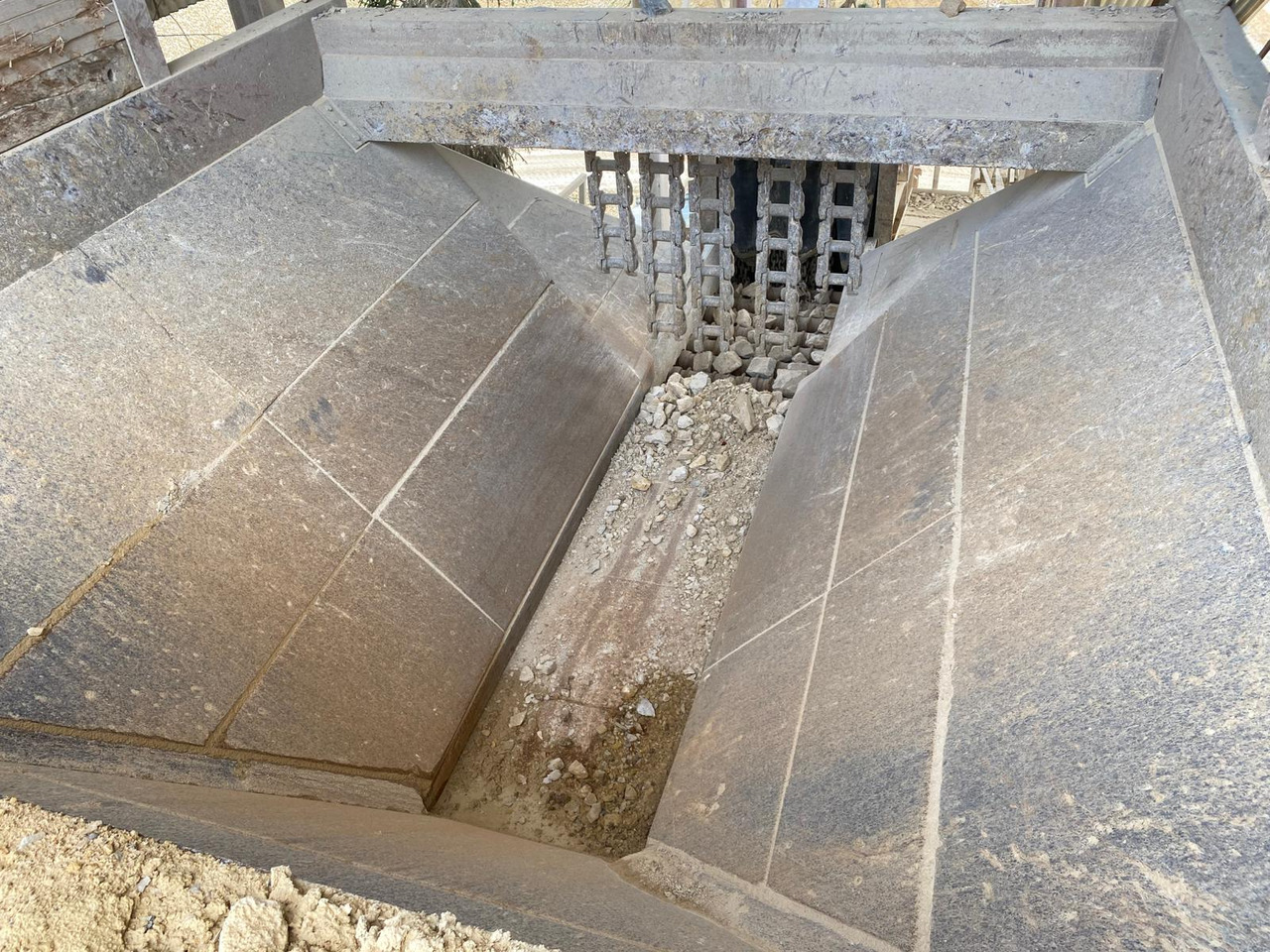 Böhringer – Pre-crusher plant / Vorbrecher Anlage - Udarna drobilica: slika 3 Böhringer – Pre-crusher plant / Vorbrecher Anlage - Udarna drobilica: slika 3