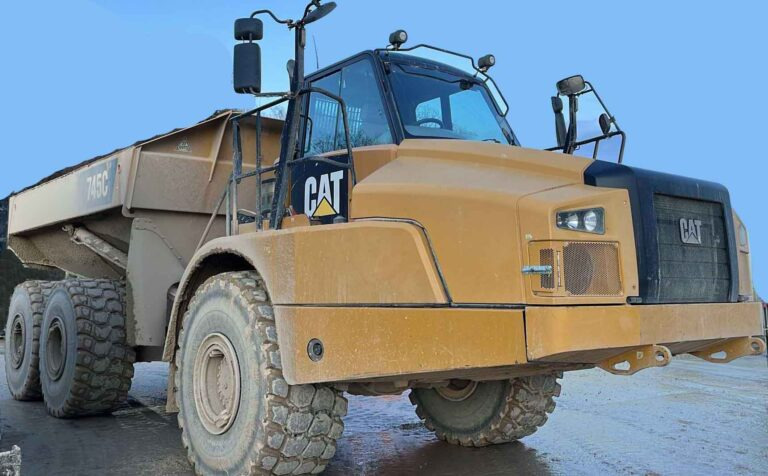 Caterpillar 745C – Dumper - Zglobni kiper: slika 1 Caterpillar 745C – Dumper - Zglobni kiper: slika 1