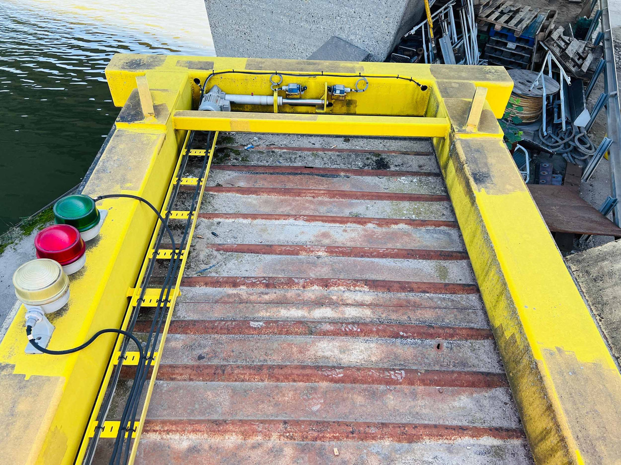 Crane Repair – Spreader for 20ft Container - Lučka oprema: slika 2 Crane Repair – Spreader for 20ft Container - Lučka oprema: slika 2