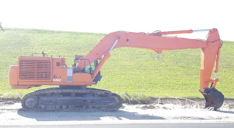 Hitachi ZX650 – with long reach and normal boom / mit Langarm und normalem Arm - Bager guseničar: slika 1 Hitachi ZX650 – with long reach and normal boom / mit Langarm und normalem Arm - Bager guseničar: slika 1