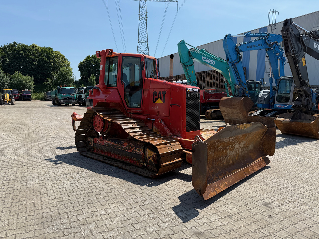 CATERPILLAR D5N FTC LGP Raupe mit 6-Wege + Heckaufreißer - Buldožer: slika 3 CATERPILLAR D5N FTC LGP Raupe mit 6-Wege + Heckaufreißer - Buldožer: slika 3