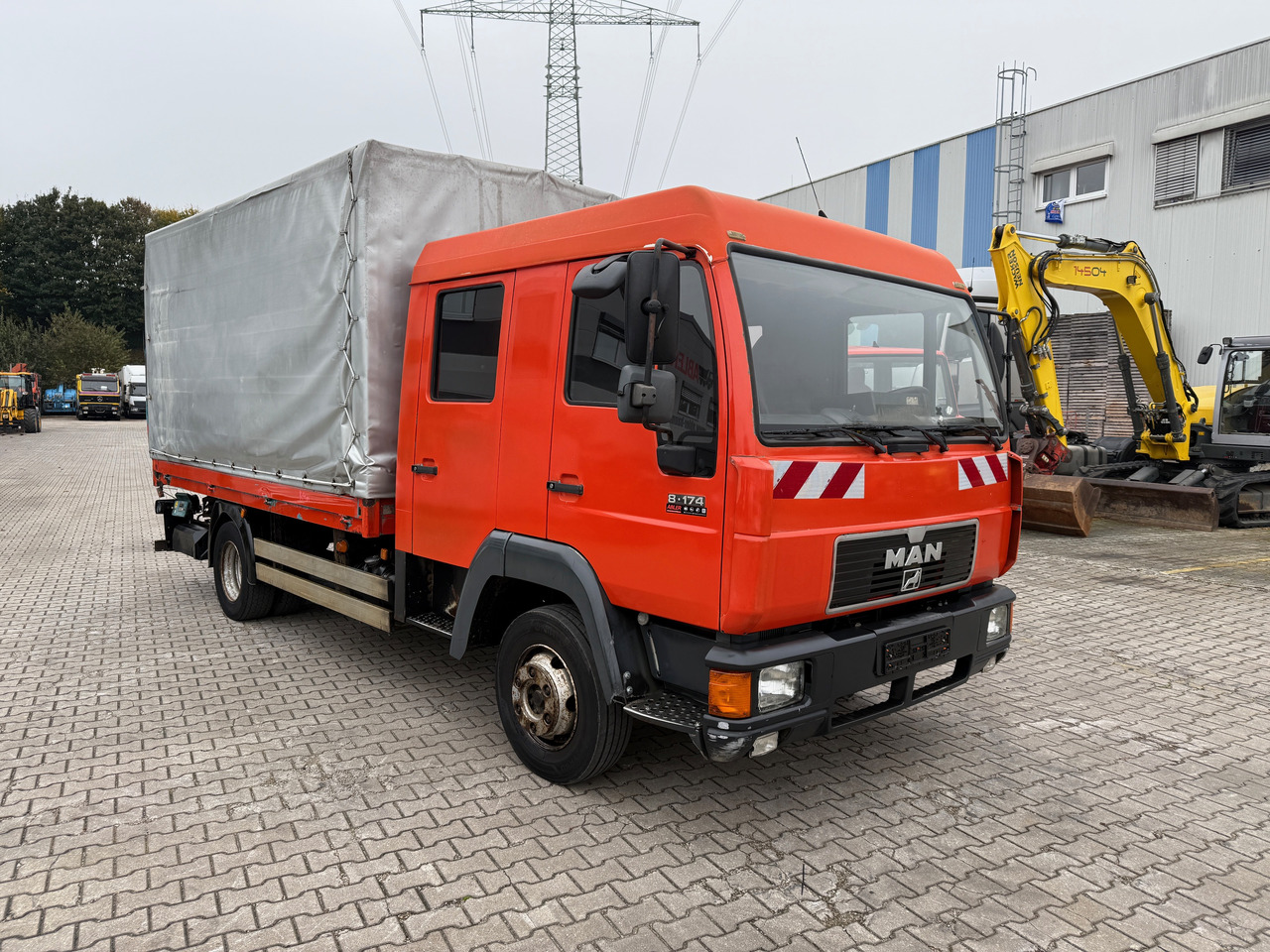 MAN 8.174 Pritsche+Plane+Ladebordwand DOKA L2000 - Kamion sa ceradom: slika 3 MAN 8.174 Pritsche+Plane+Ladebordwand DOKA L2000 - Kamion sa ceradom: slika 3
