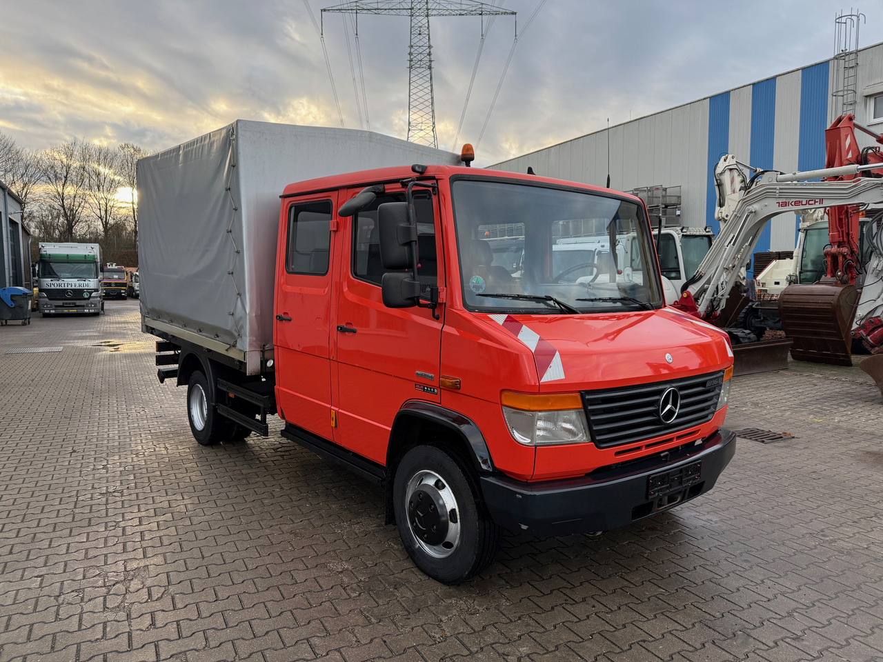 Mercedes-Benz 816 Vario Doka Pritsche Plane 2x AHK - Kamion sa ceradom: slika 3 Mercedes-Benz 816 Vario Doka Pritsche Plane 2x AHK - Kamion sa ceradom: slika 3