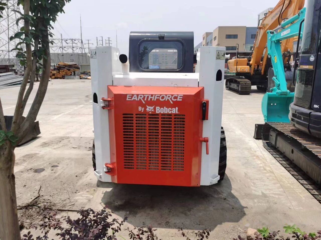 Bobcat S130 - Mini utovarivač: slika 3 Bobcat S130 - Mini utovarivač: slika 3