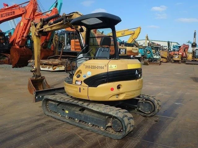 Caterpillar 305 - Mini bager: slika 1 Caterpillar 305 - Mini bager: slika 1
