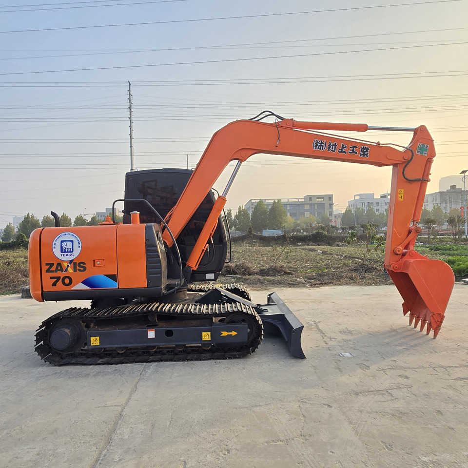 HITACHI ZX70 - Mini bager: slika 1 HITACHI ZX70 - Mini bager: slika 1