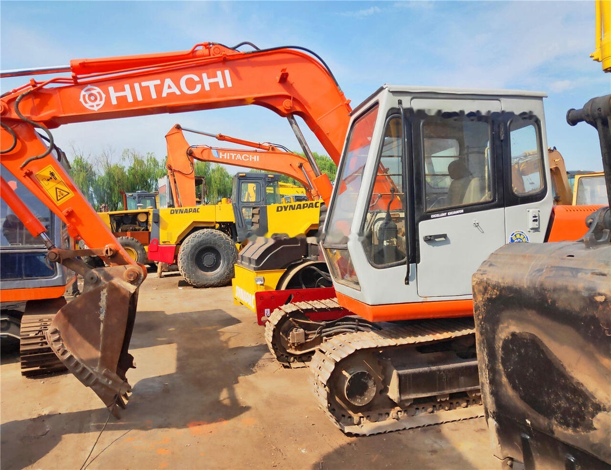 Hitachi EX60 - Mini bager: slika 1 Hitachi EX60 - Mini bager: slika 1