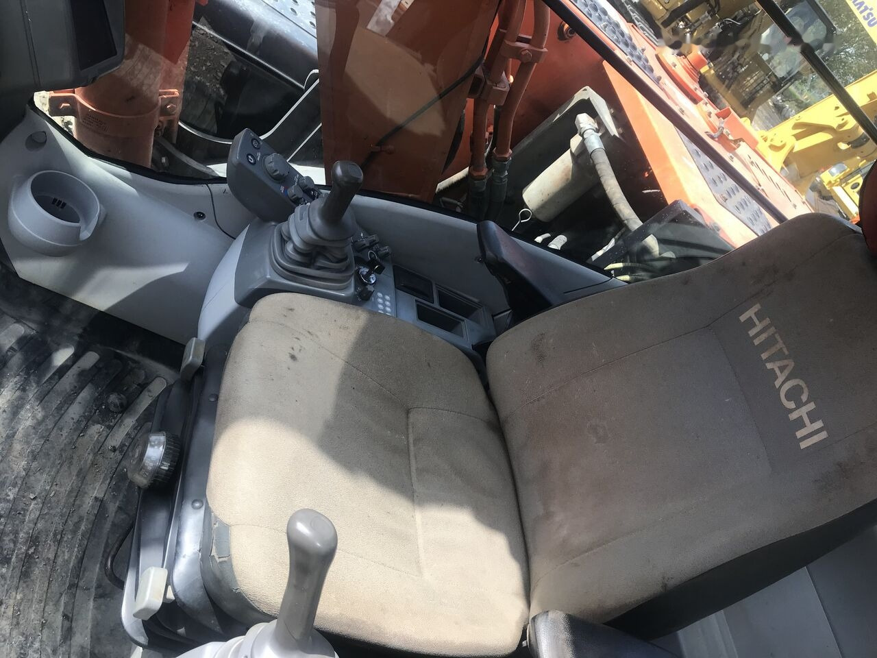 Bager guseničar Hitachi ZX130: slika 6