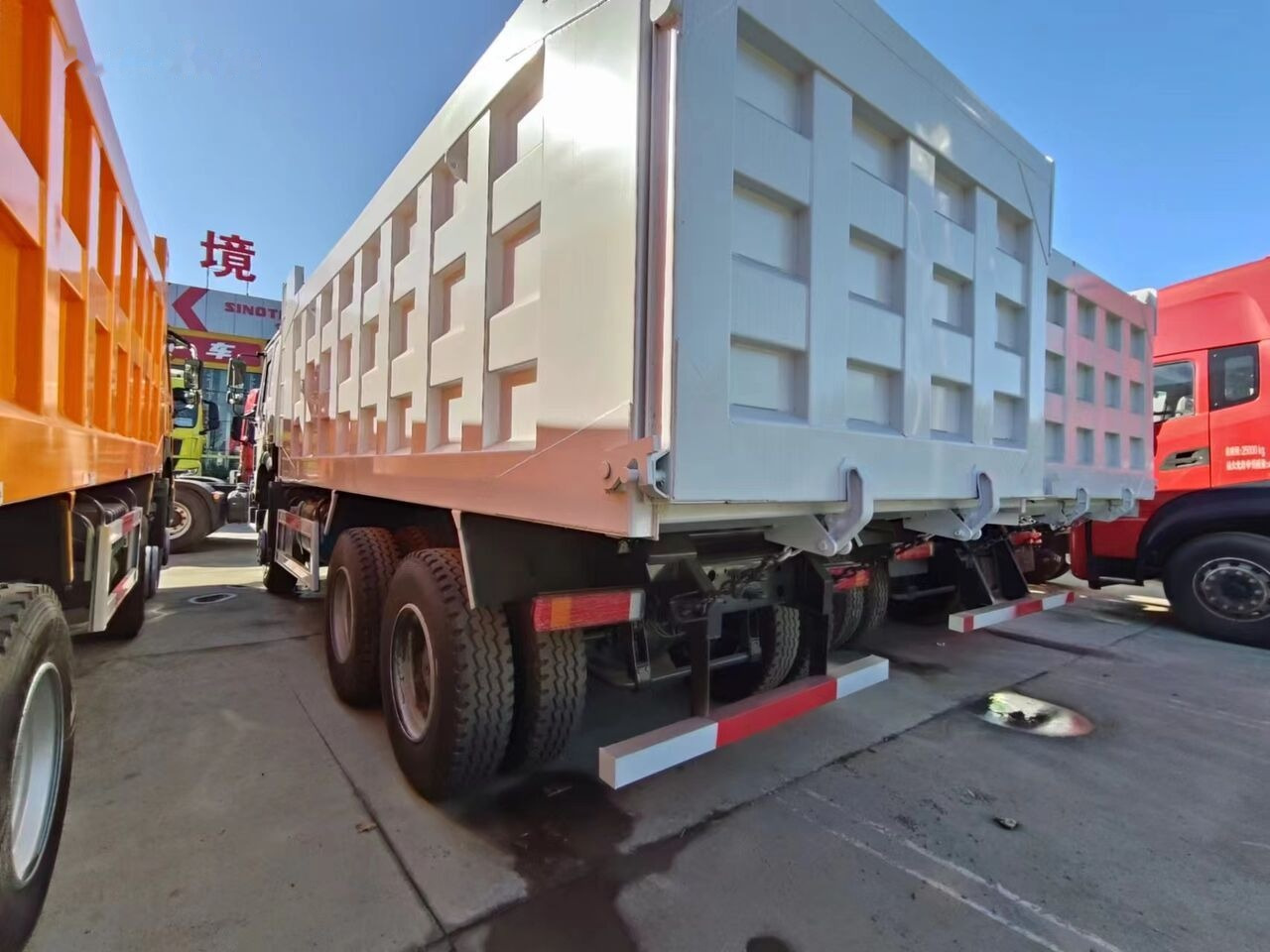 Howo New - Istovarivač: slika 2 Howo New - Istovarivač: slika 2