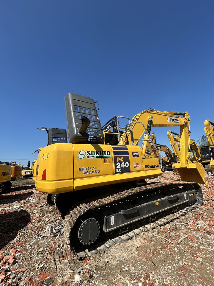 KOMATSU PC240-8 - Bager: slika 2 KOMATSU PC240-8 - Bager: slika 2